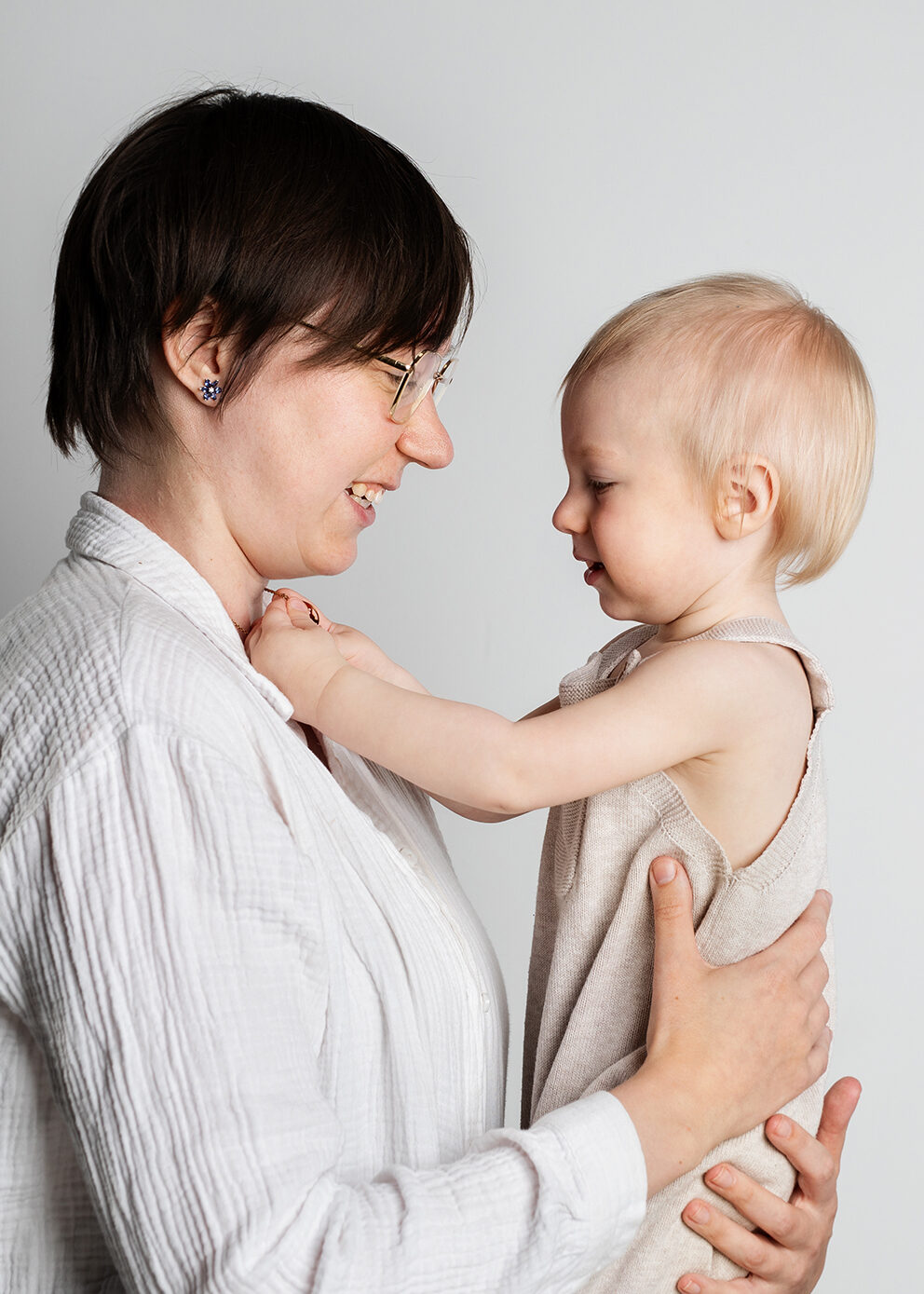 Mutter kind fotoshooting rostock babyfotos fotograf rostock familienfotos rostock fotostudio 027