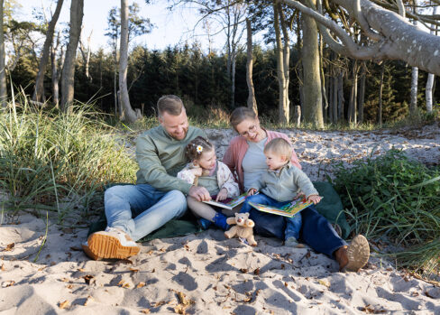 Familienshooting rostock familienfotos herbstlich familienfotograf rostock graal mueritz familienfotografin familienfotos strand graal mueritz 056