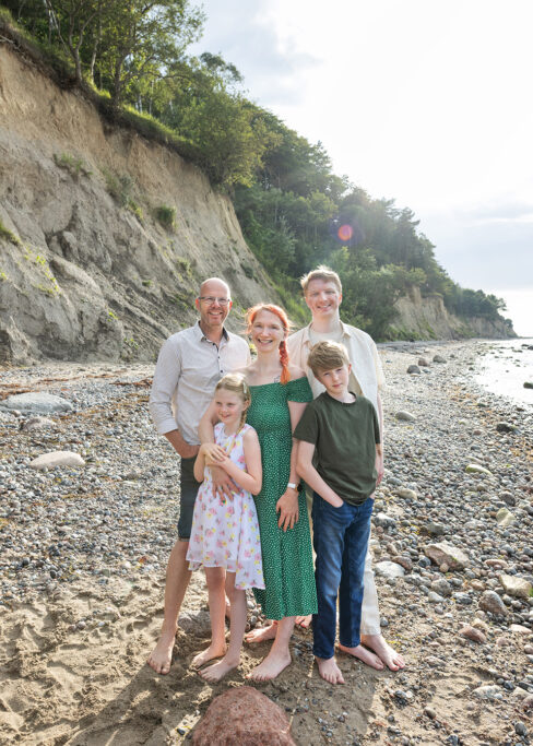 Fotograf rostock fotoshooting grossfamilie familienfotos ganze familie familienfotos strand rostock warnemuende familienfotograf rostock ostseehotel wilhelmshoehe familienfotografin rostock 036